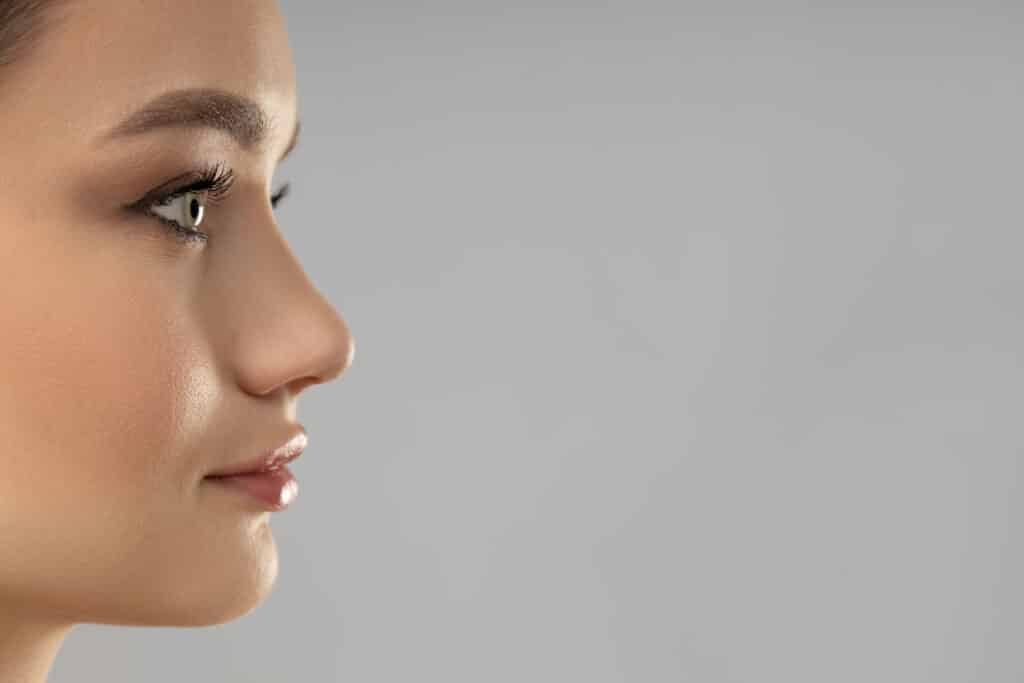 Non-surgical nose reshaping, liquid nose job, coordination with reduced downtime.